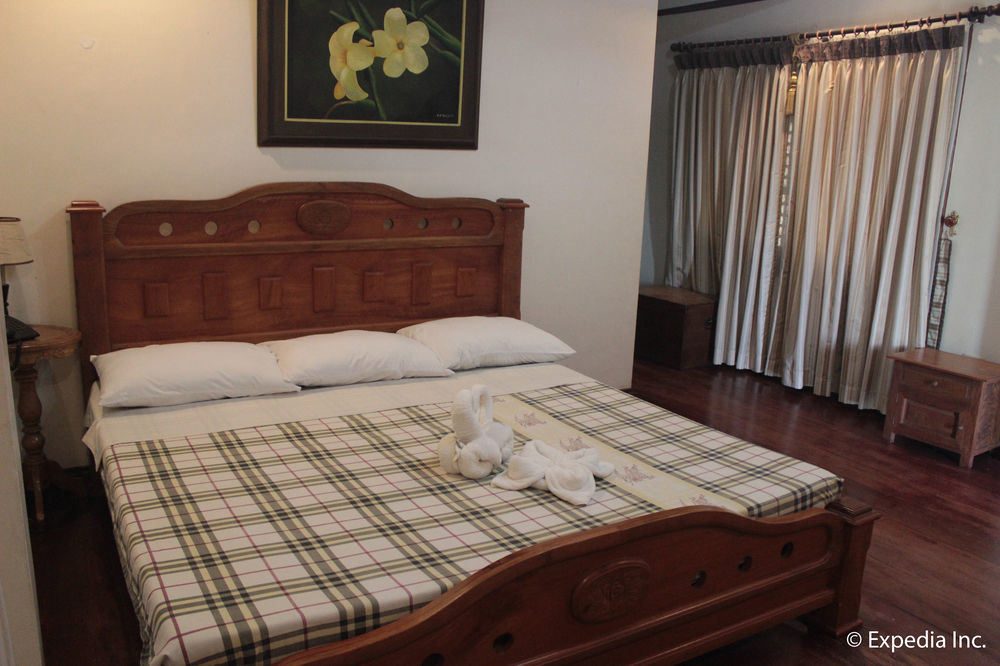 Grand Octagon Resort Laoag Exterior photo