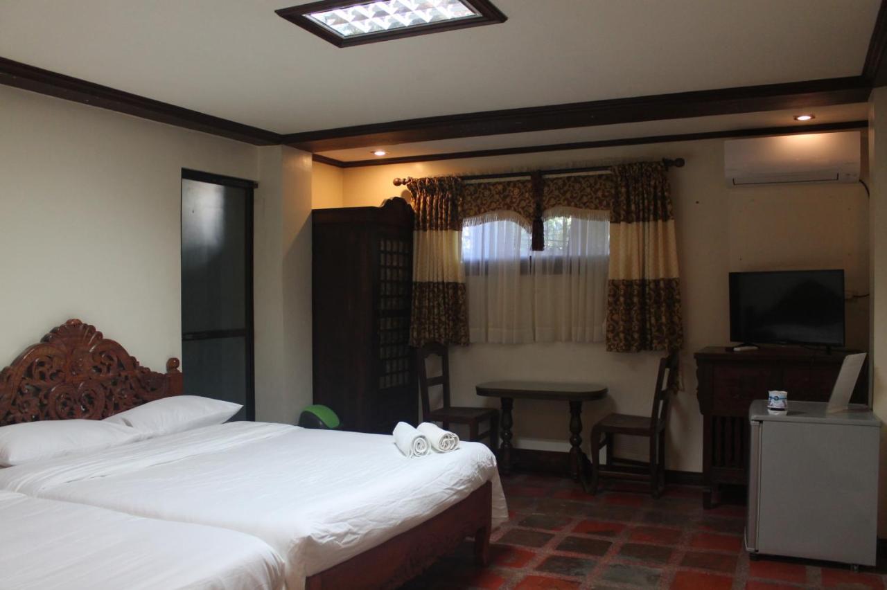 Grand Octagon Resort Laoag Exterior photo