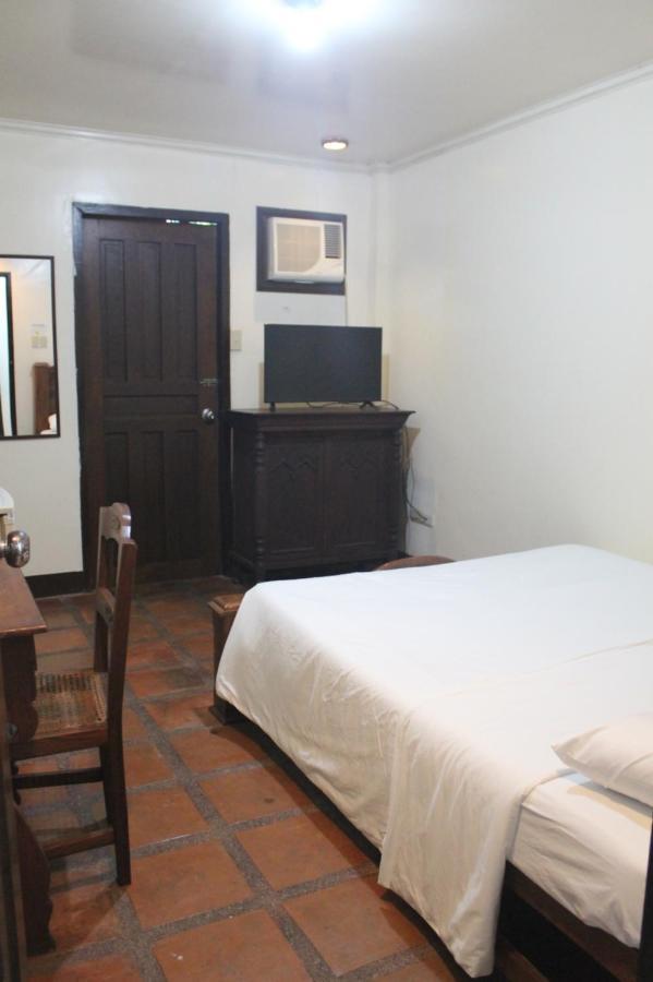Grand Octagon Resort Laoag Exterior photo