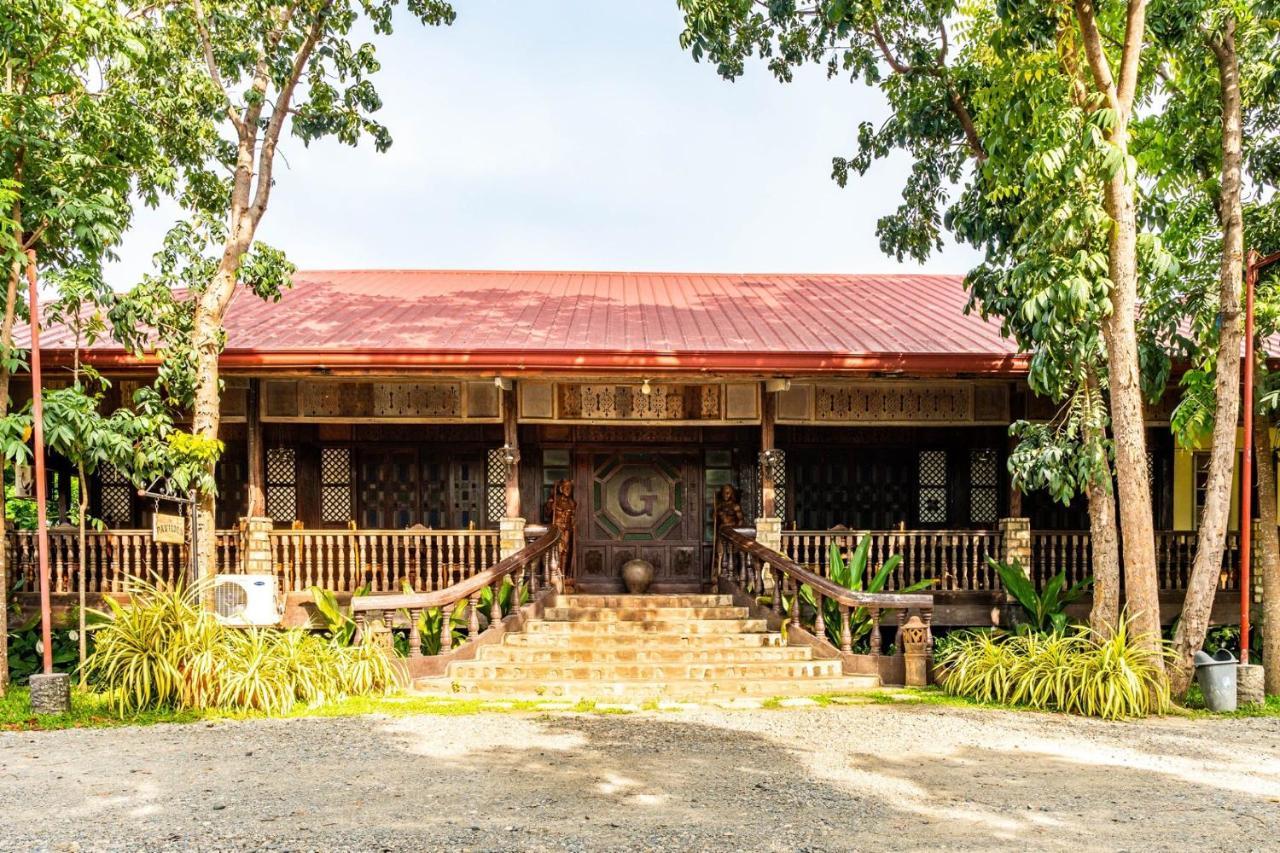 Grand Octagon Resort Laoag Exterior photo